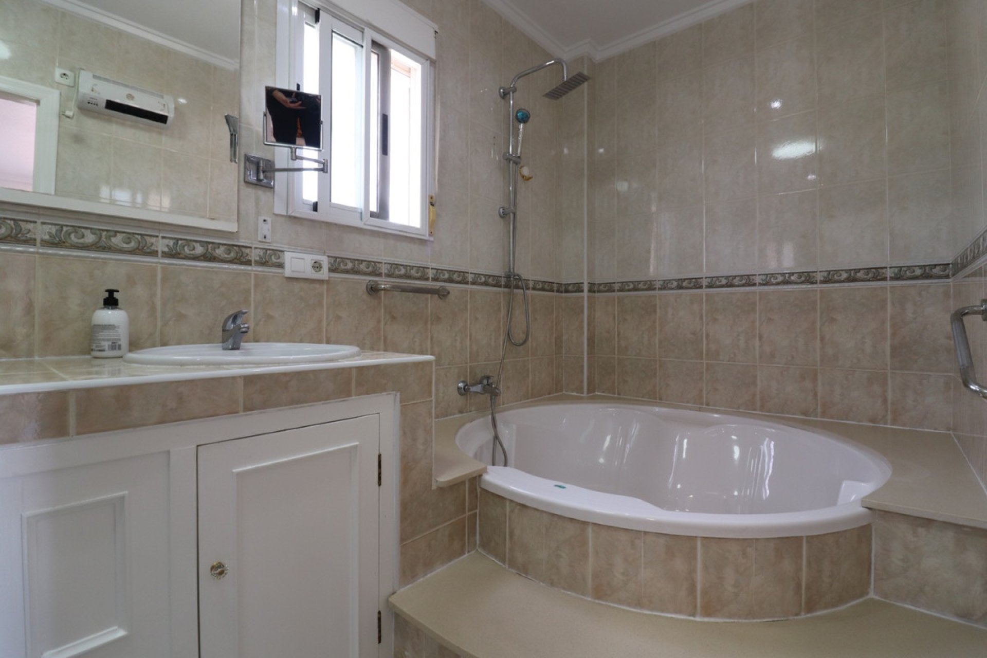 Használt ingatlanok - Villa -
Algorfa - Algorfa Centro