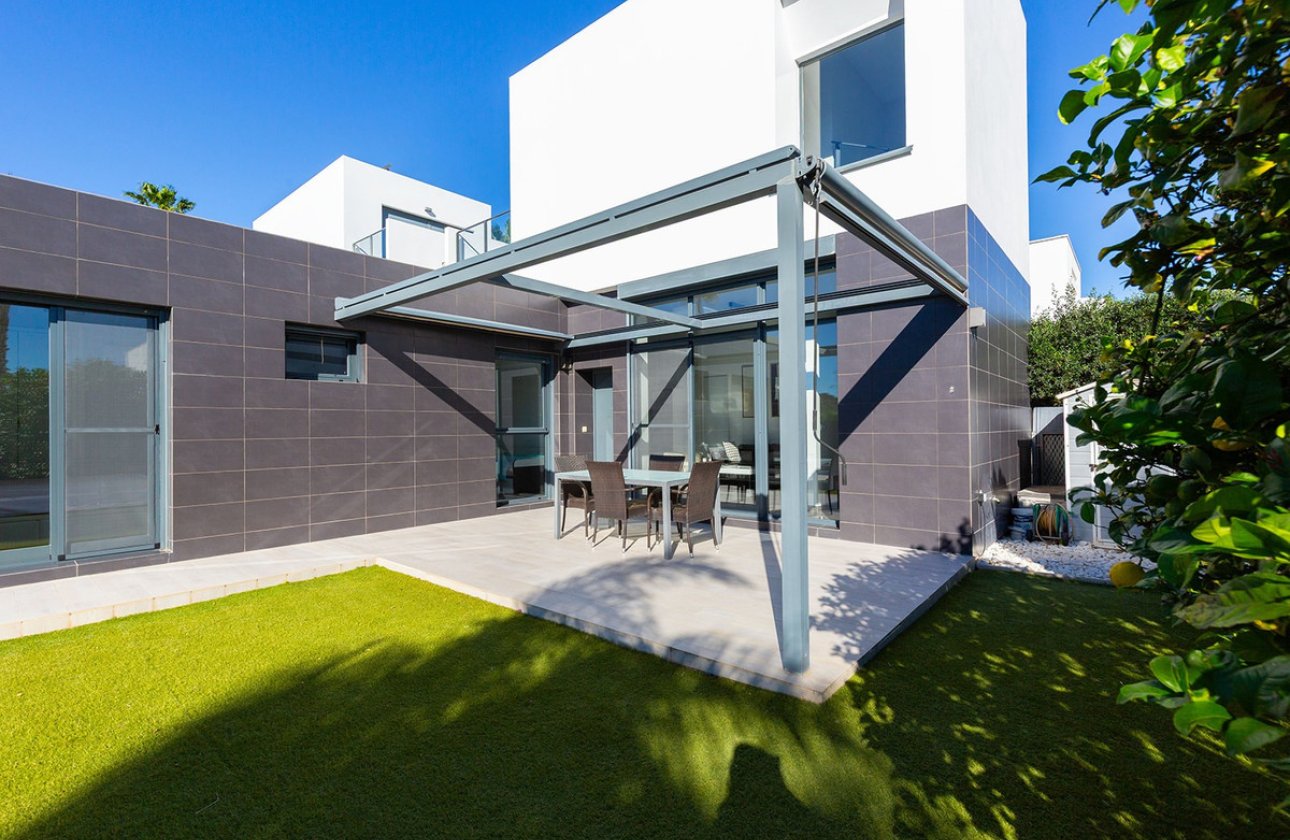 Használt ingatlanok - Villa -
Algorfa - La Finca Golf