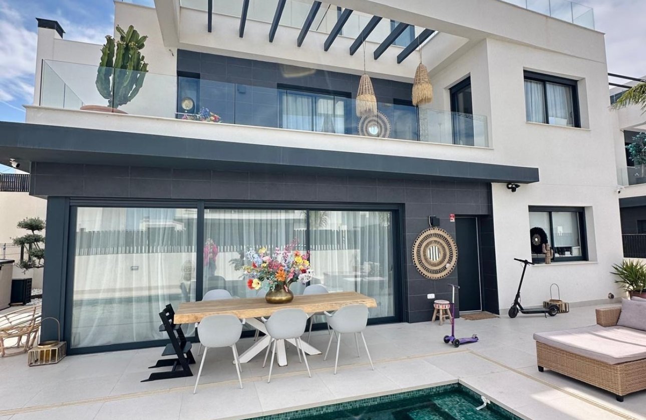 Használt ingatlanok - Villa -
Algorfa - La Finca Golf