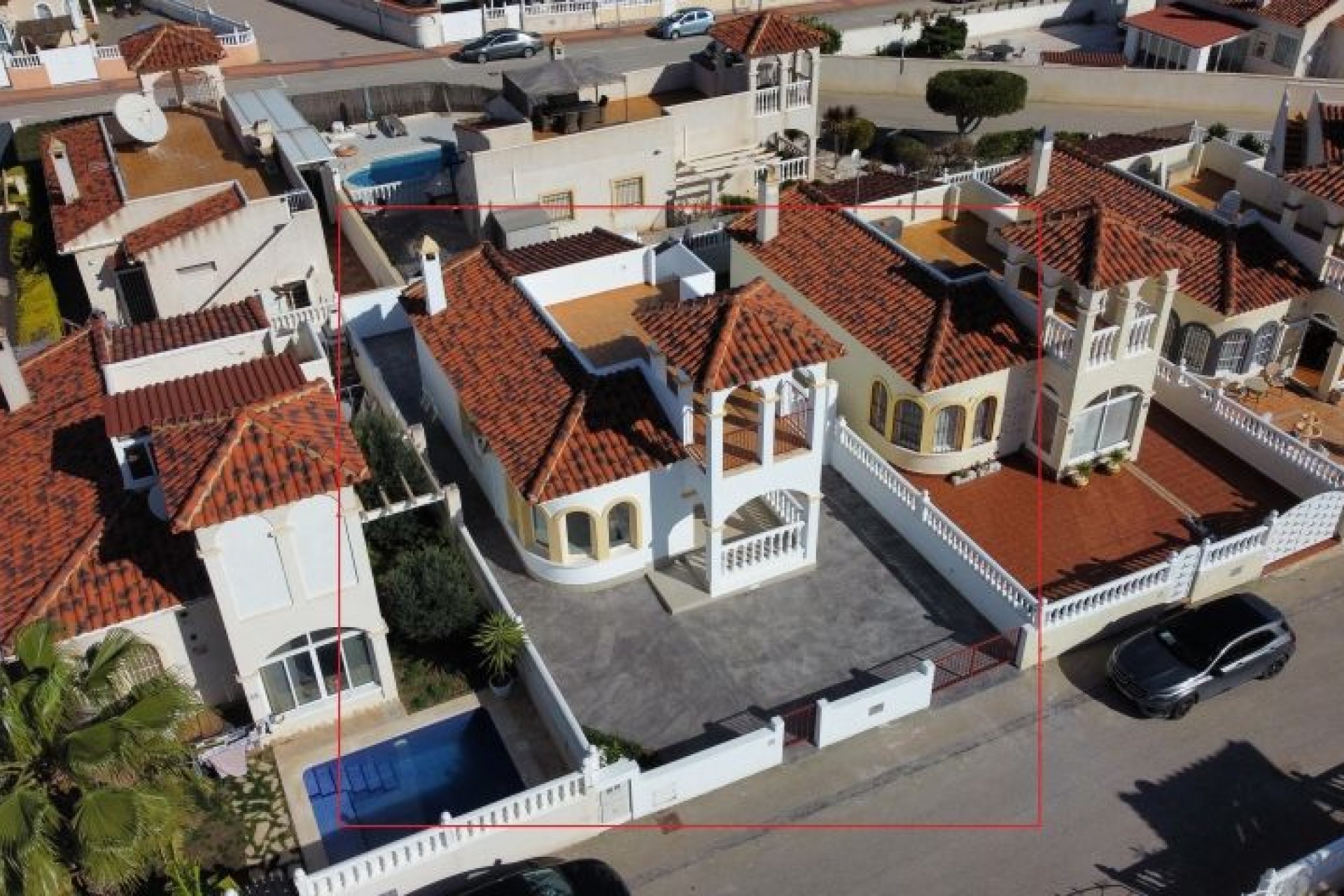 Használt ingatlanok - Villa -
Algorfa