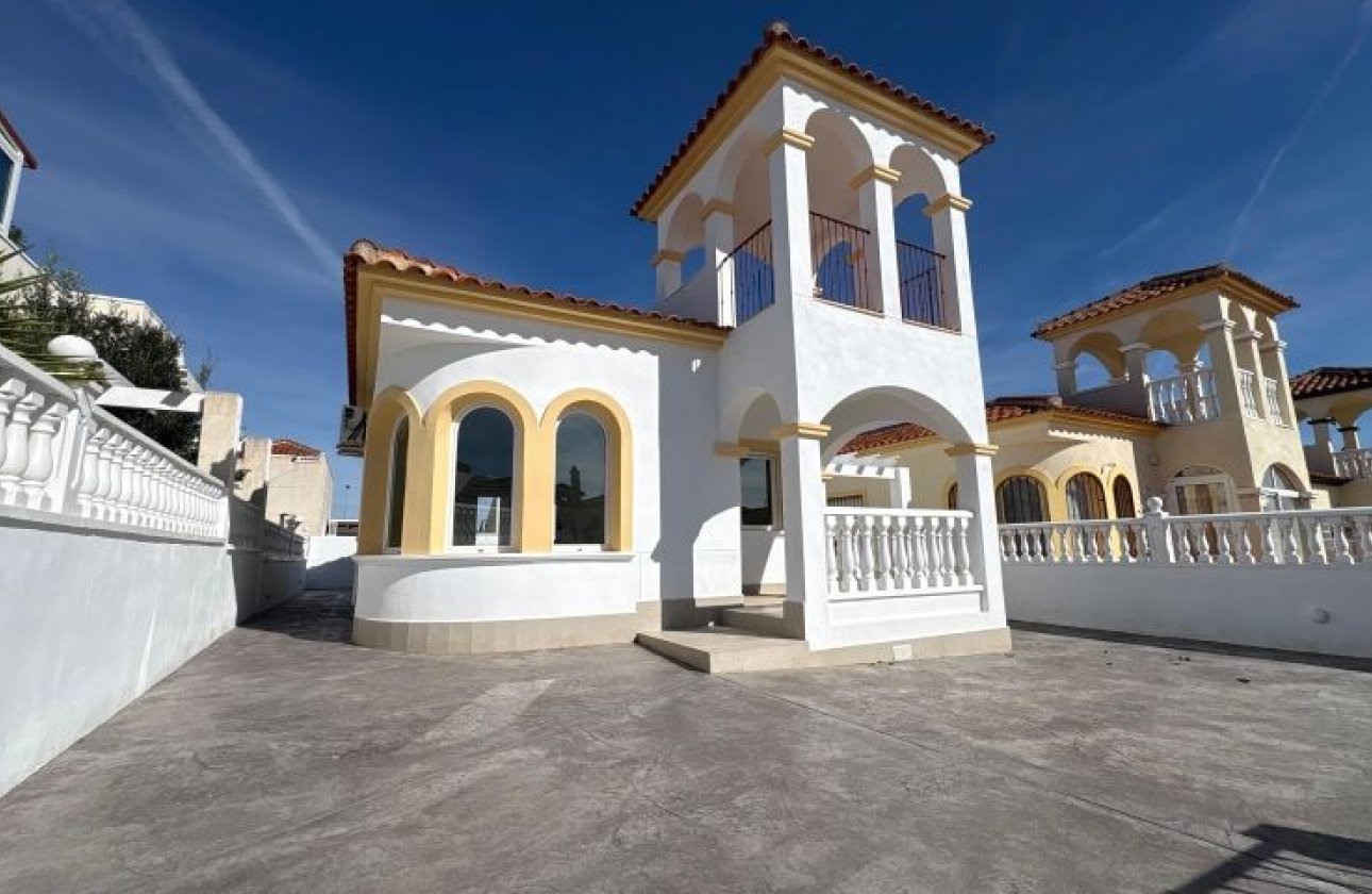 Használt ingatlanok - Villa -
Algorfa