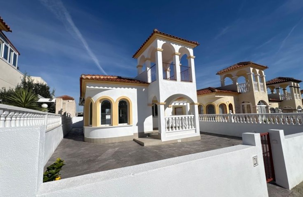 Használt ingatlanok - Villa -
Algorfa