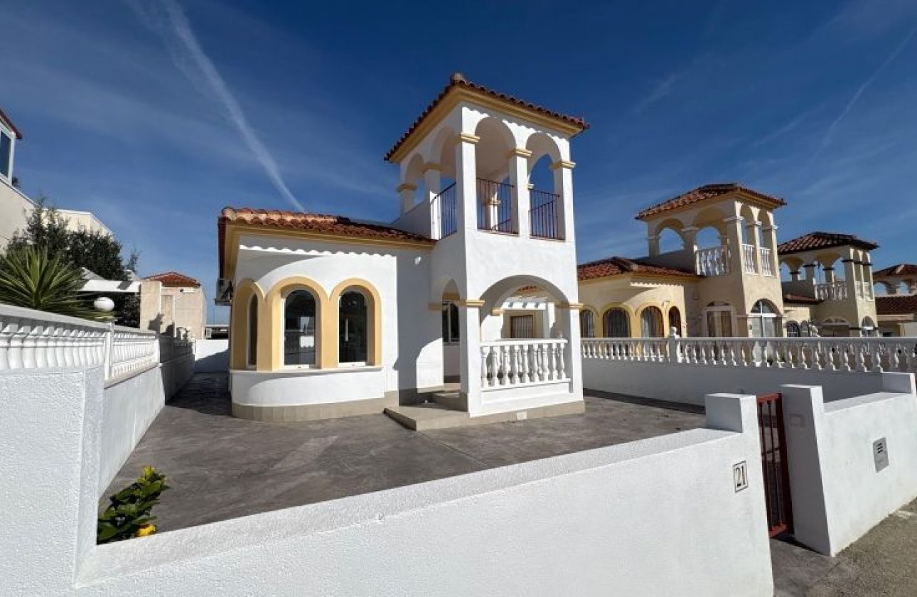 Használt ingatlanok - Villa -
Algorfa