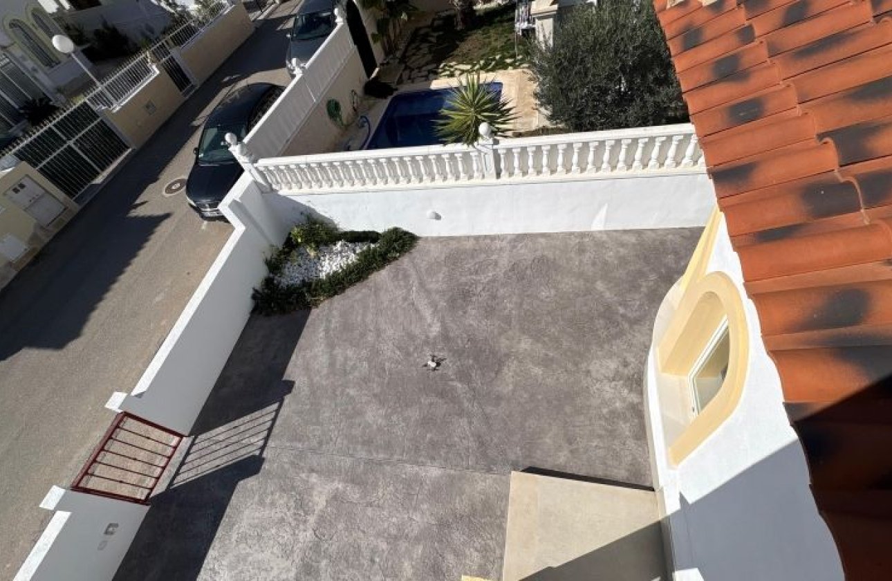 Használt ingatlanok - Villa -
Algorfa