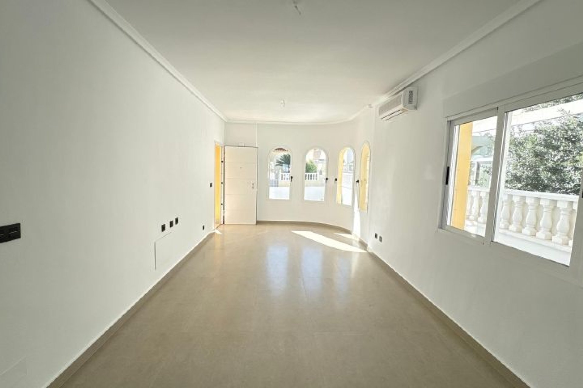 Használt ingatlanok - Villa -
Algorfa