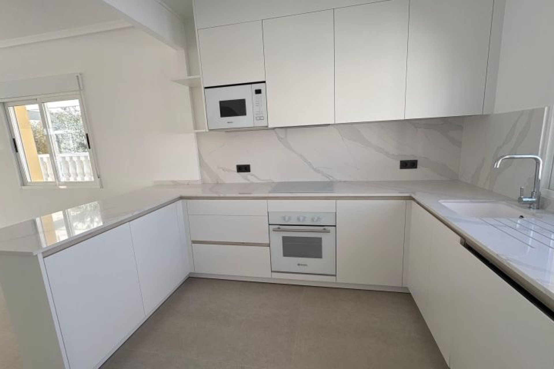 Használt ingatlanok - Villa -
Algorfa