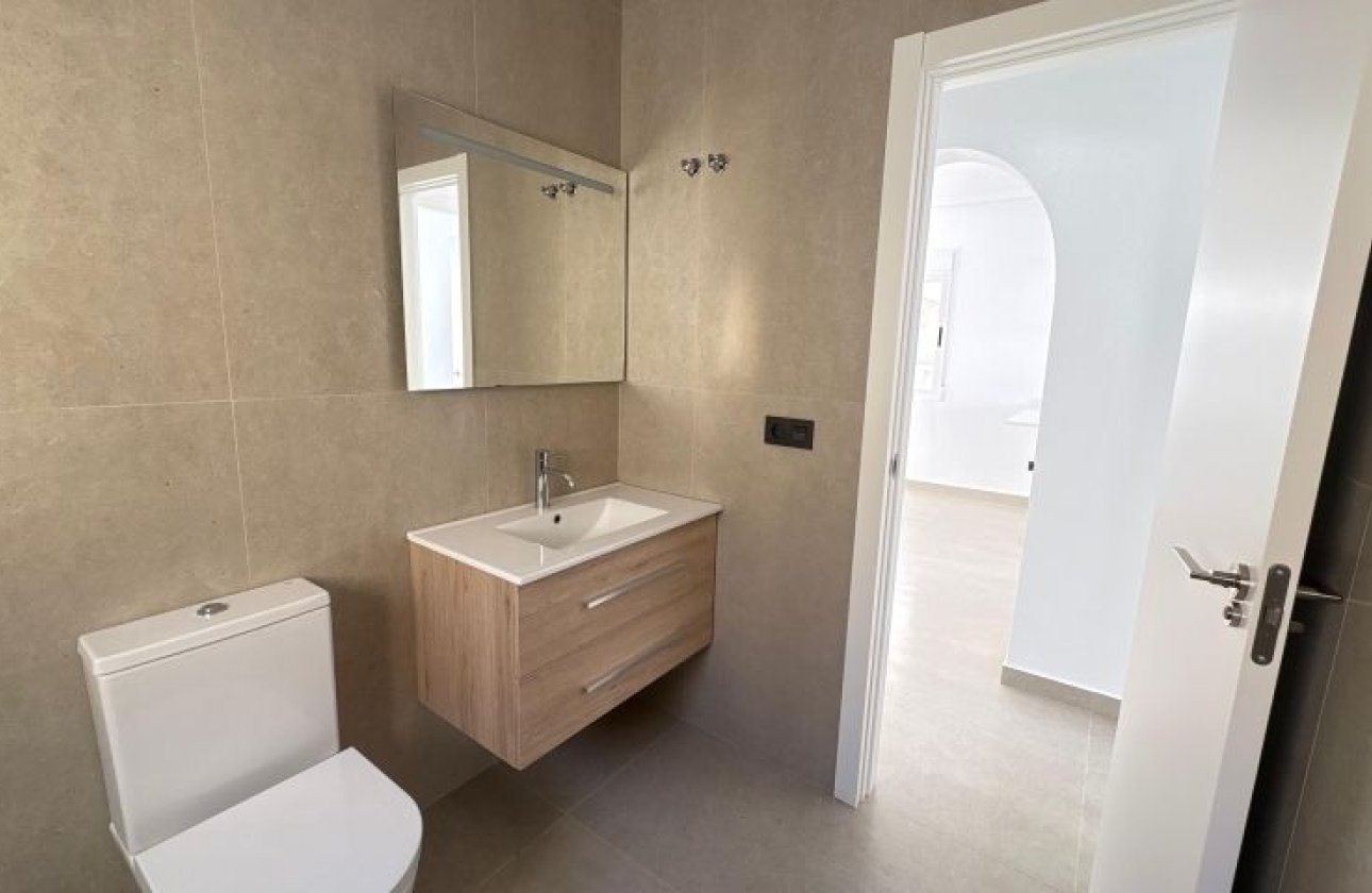 Használt ingatlanok - Villa -
Algorfa