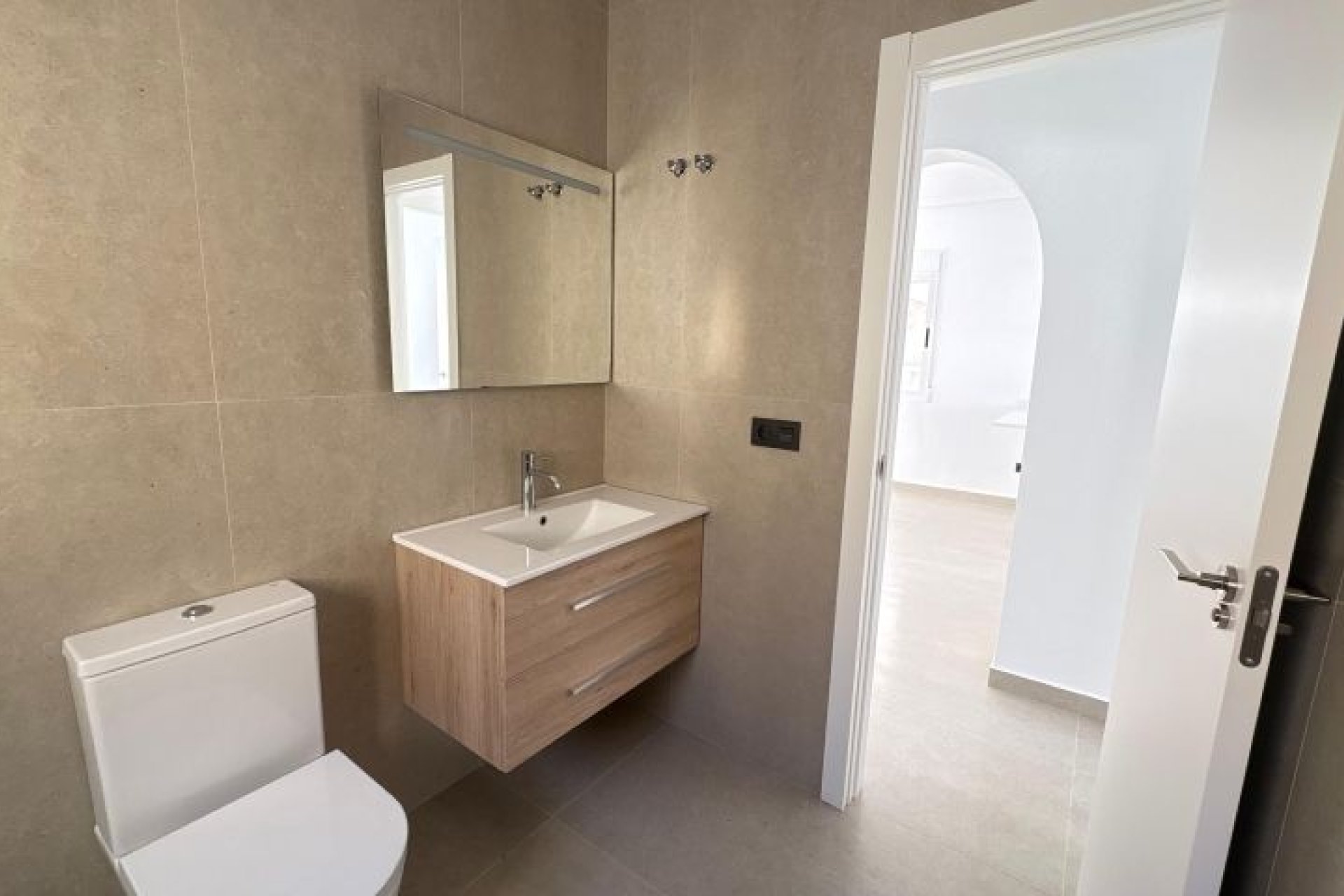 Használt ingatlanok - Villa -
Algorfa