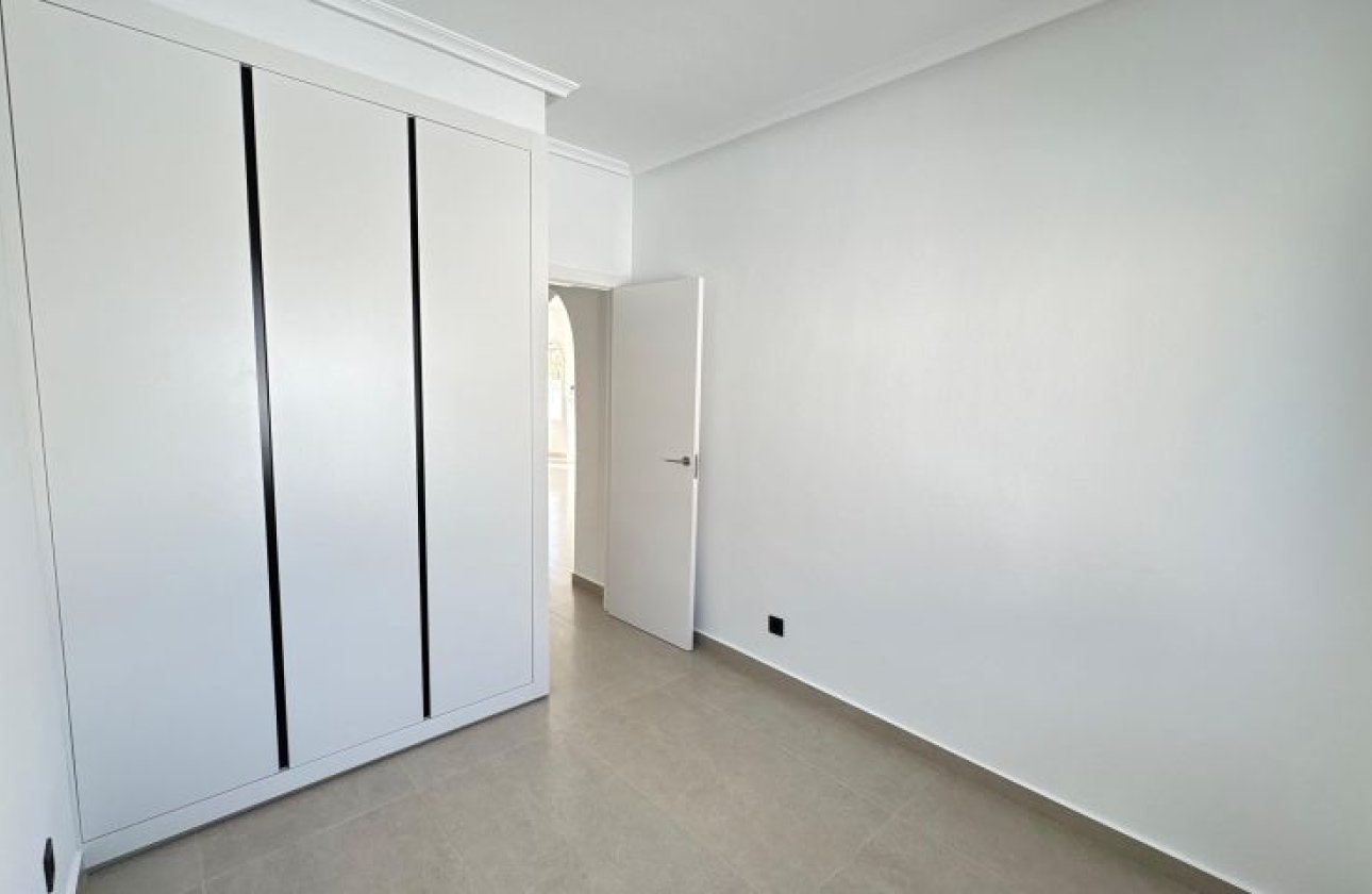 Használt ingatlanok - Villa -
Algorfa