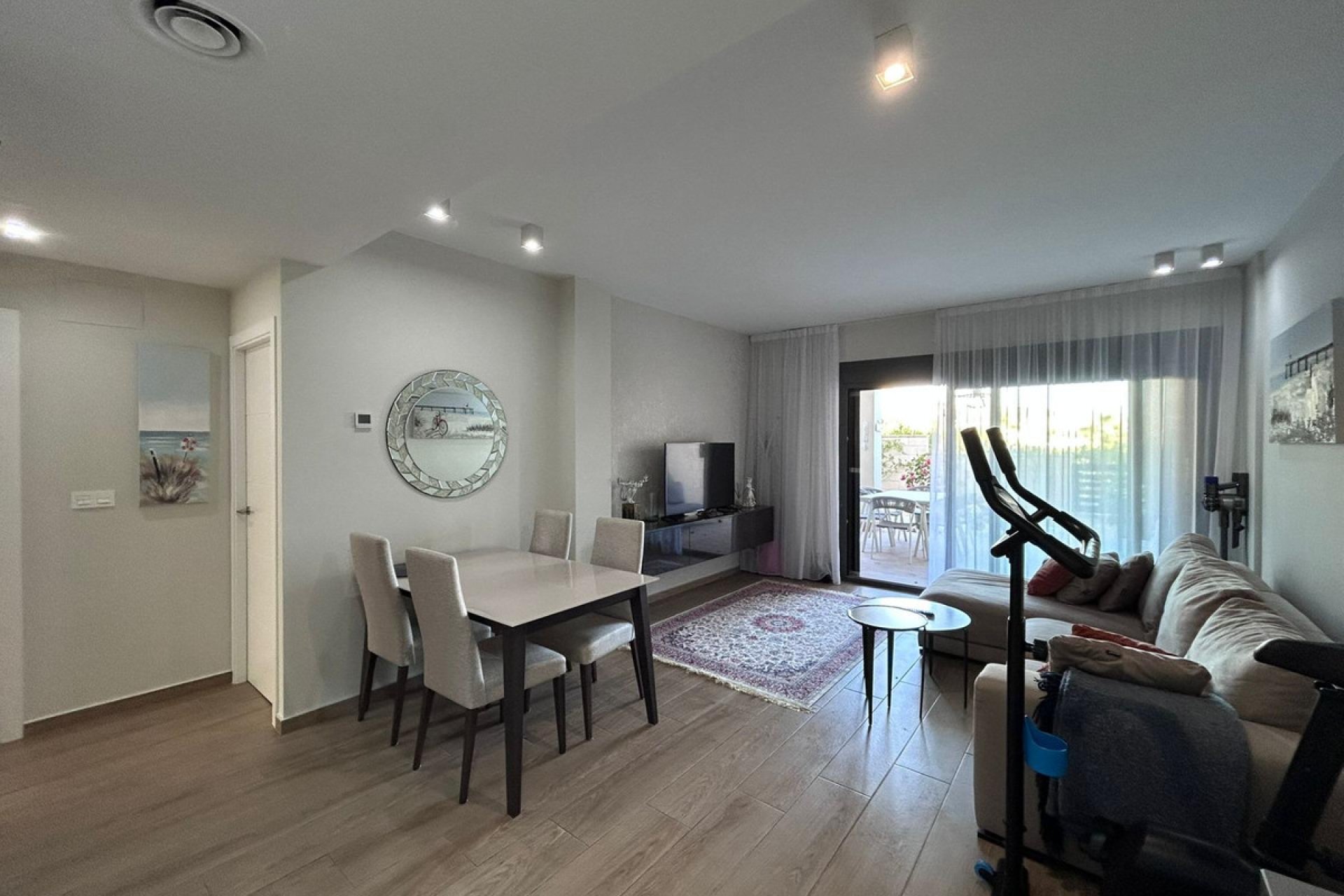 Használt ingatlanok - Villa -
Alicante - Alicante Centro