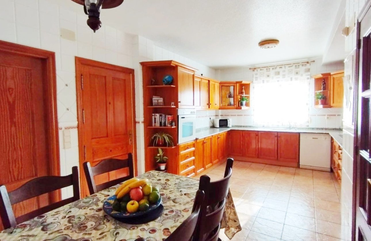 Használt ingatlanok - Villa -
Alicante City - La Torreta