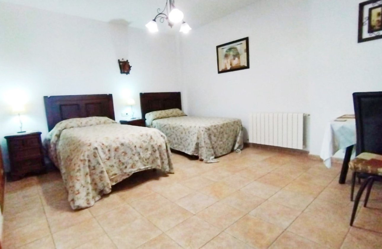 Használt ingatlanok - Villa -
Alicante City - La Torreta