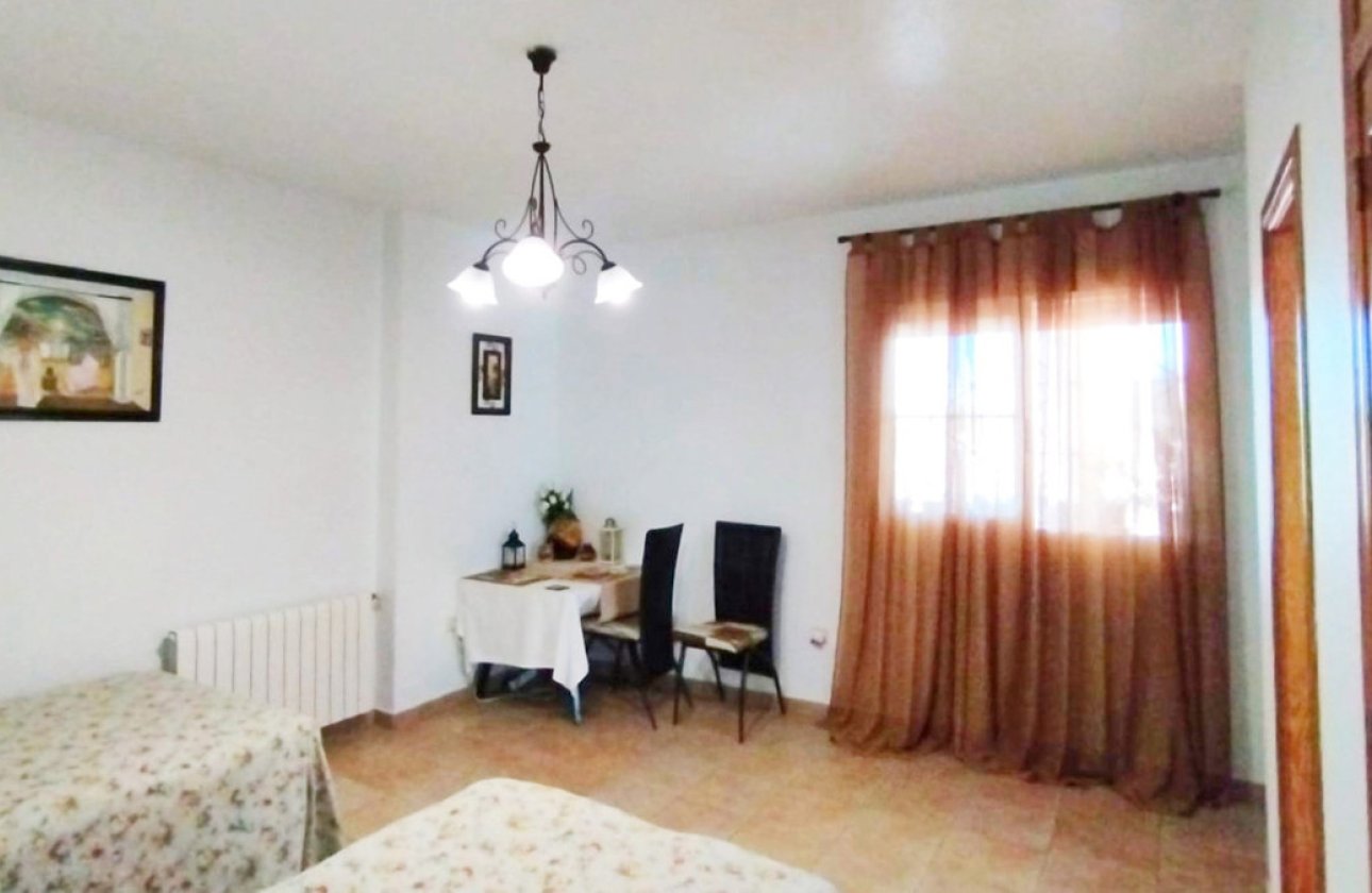 Használt ingatlanok - Villa -
Alicante City - La Torreta