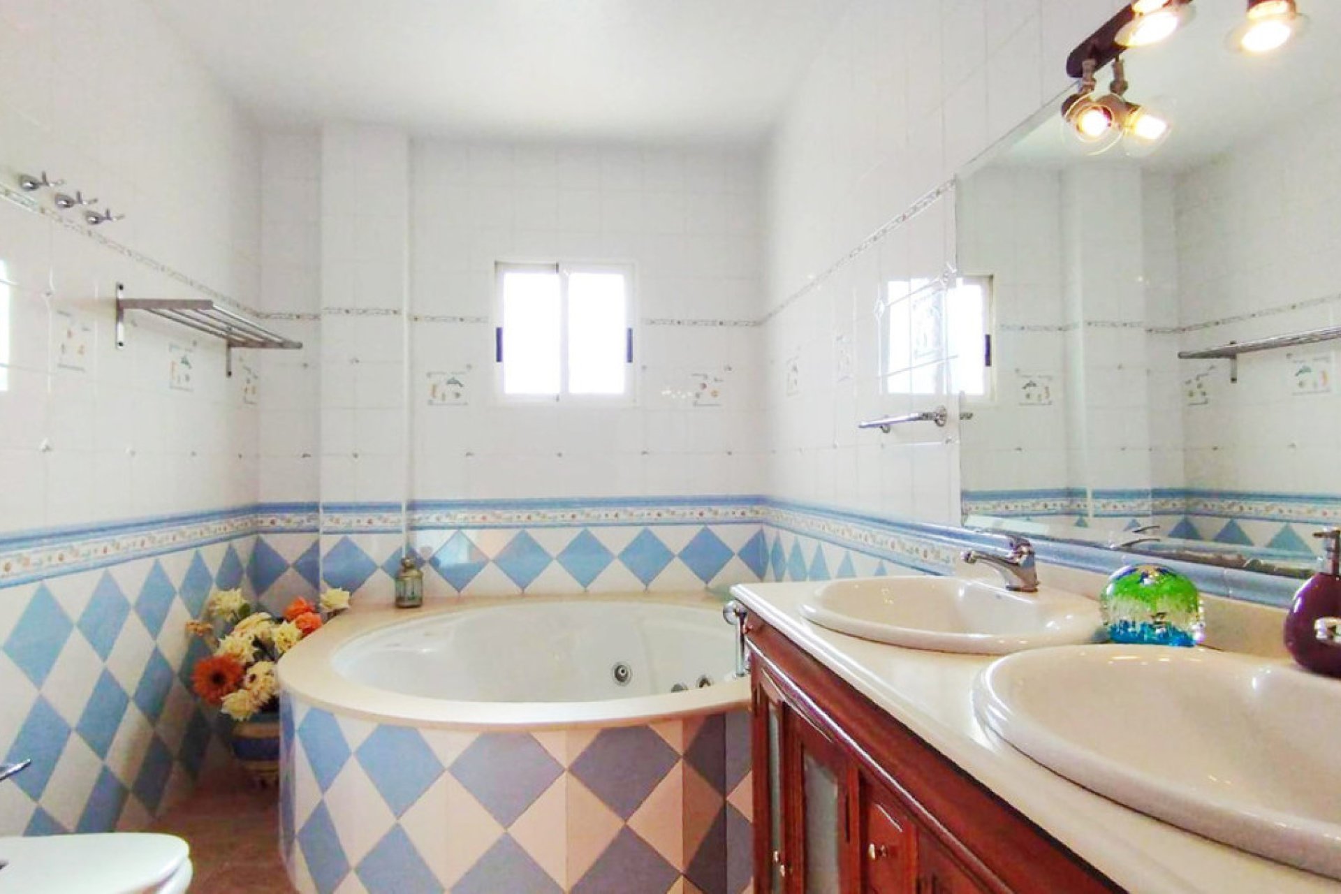 Használt ingatlanok - Villa -
Alicante City - La Torreta