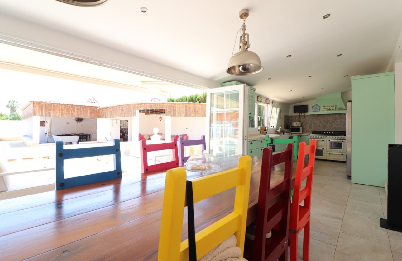 Használt ingatlanok - Villa -
Almoradí - Heredades