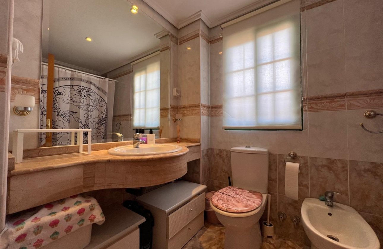 Használt ingatlanok - Villa -
Benidorm - Benidorm Centro