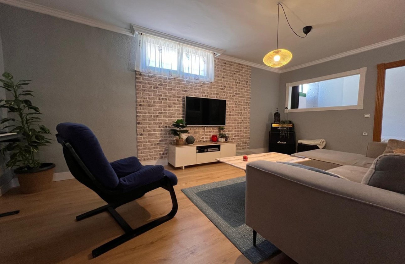 Használt ingatlanok - Villa -
Benidorm - Benidorm Centro