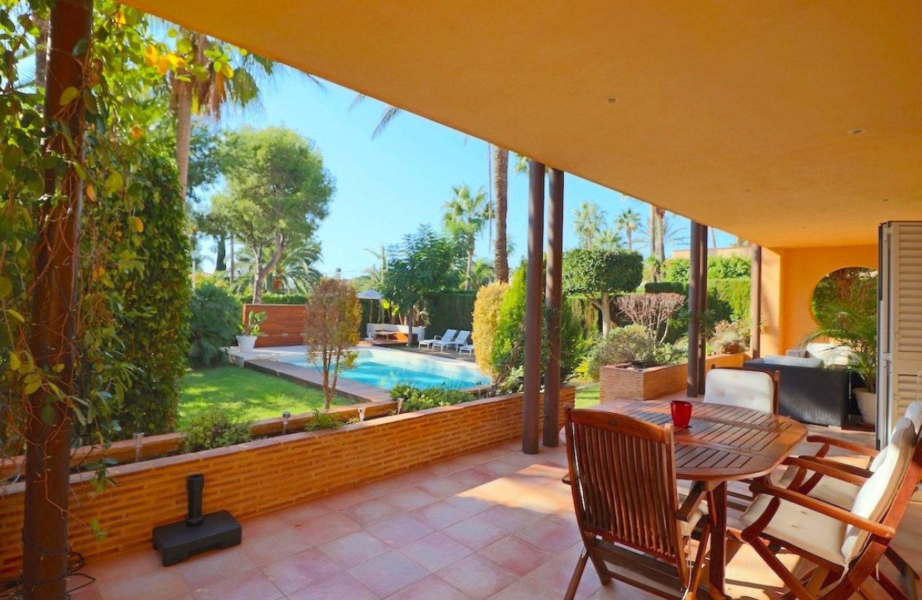 Használt ingatlanok - Villa -
Benidorm - Benidorm Centro