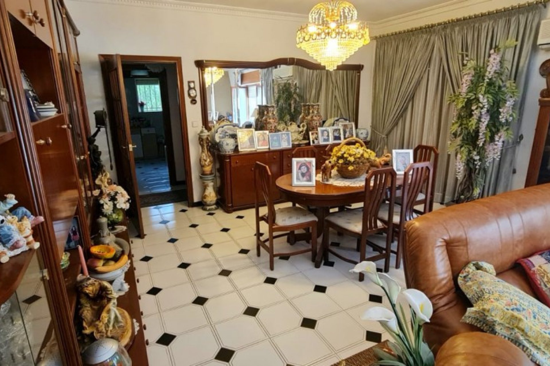 Használt ingatlanok - Villa -
Benidorm - Benidorm Centro