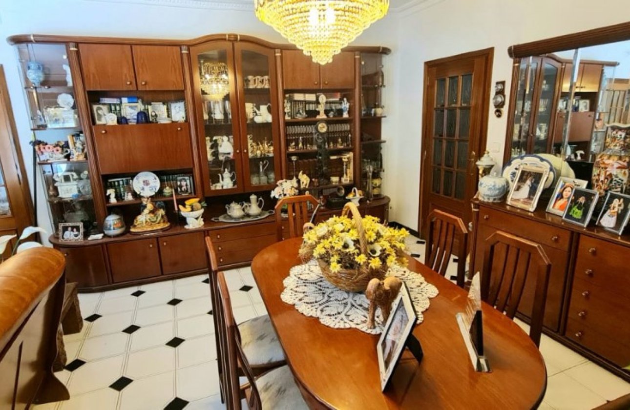 Használt ingatlanok - Villa -
Benidorm - Benidorm Centro