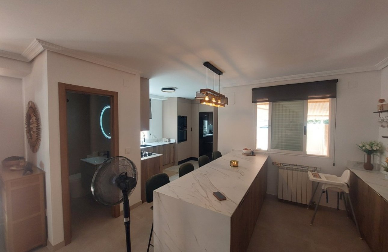 Használt ingatlanok - Villa -
Benidorm - Benidorm Centro