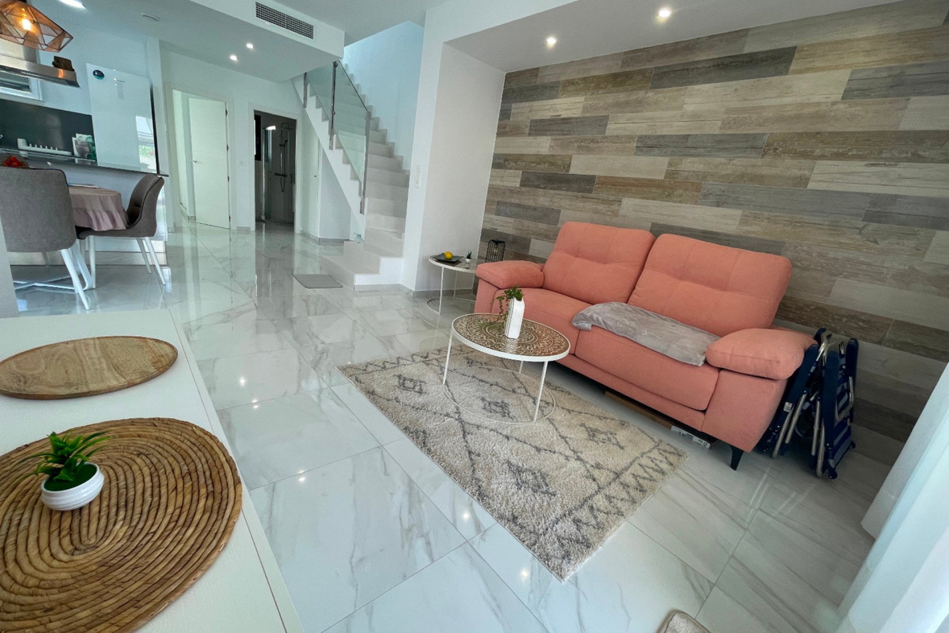 Használt ingatlanok - Villa -
Benijofar