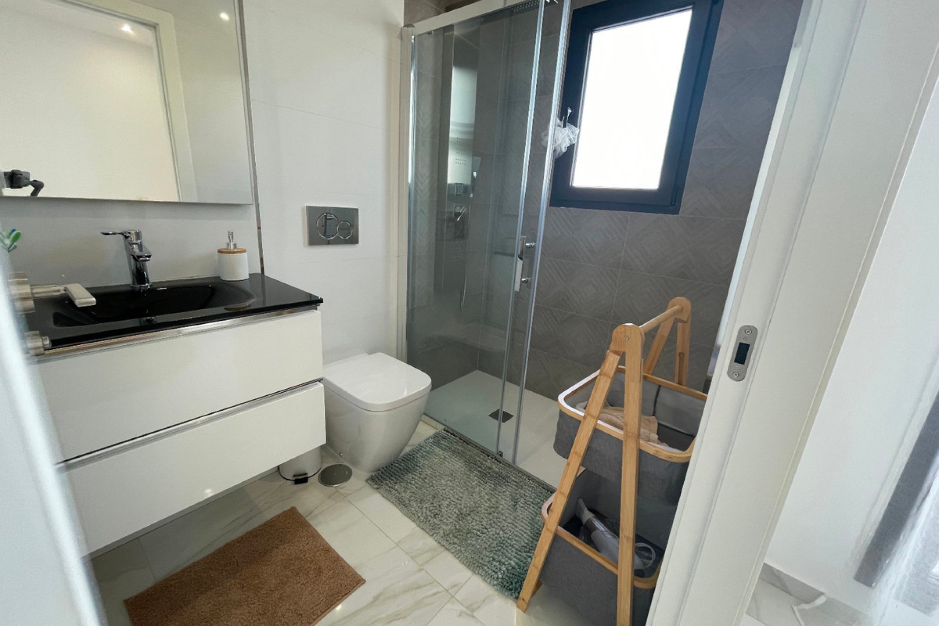 Használt ingatlanok - Villa -
Benijofar