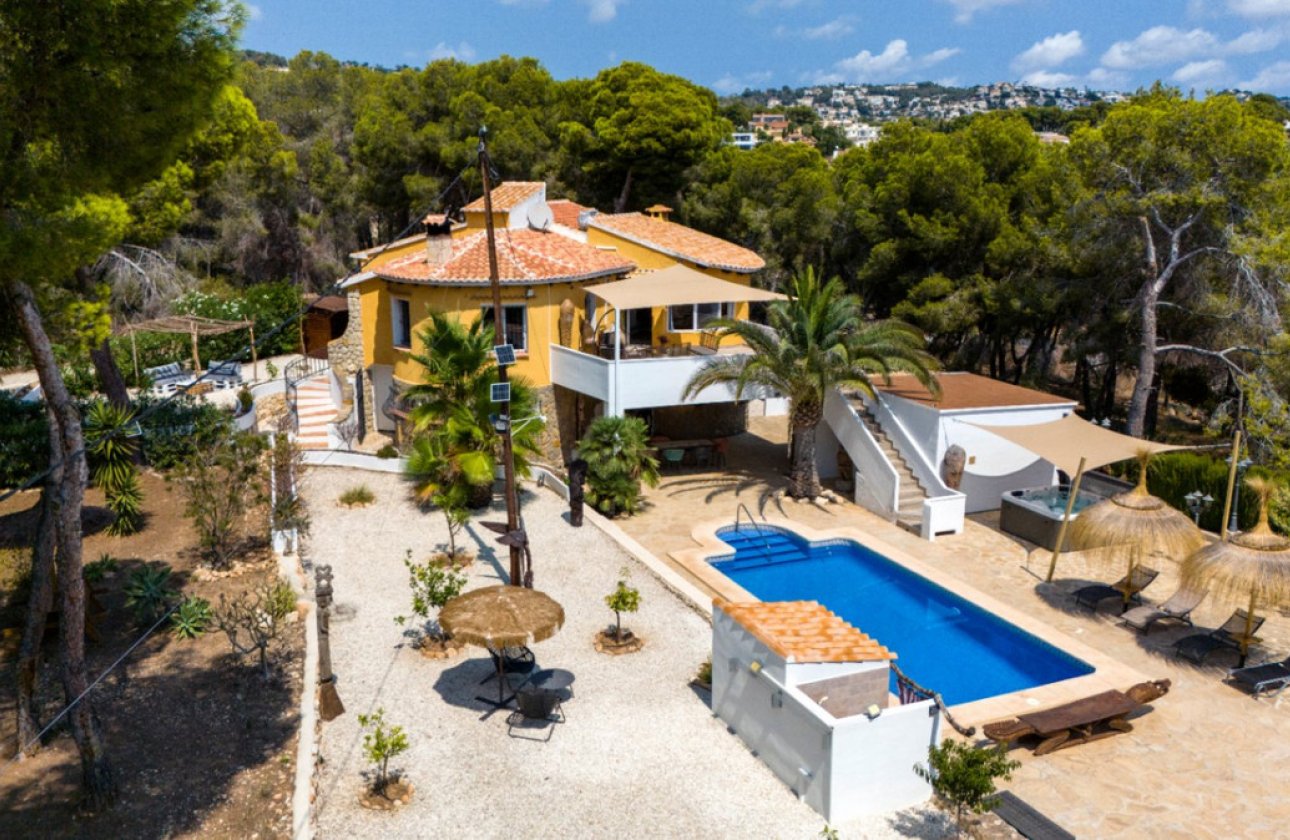 Használt ingatlanok - Villa -
Benissa - La Fustera