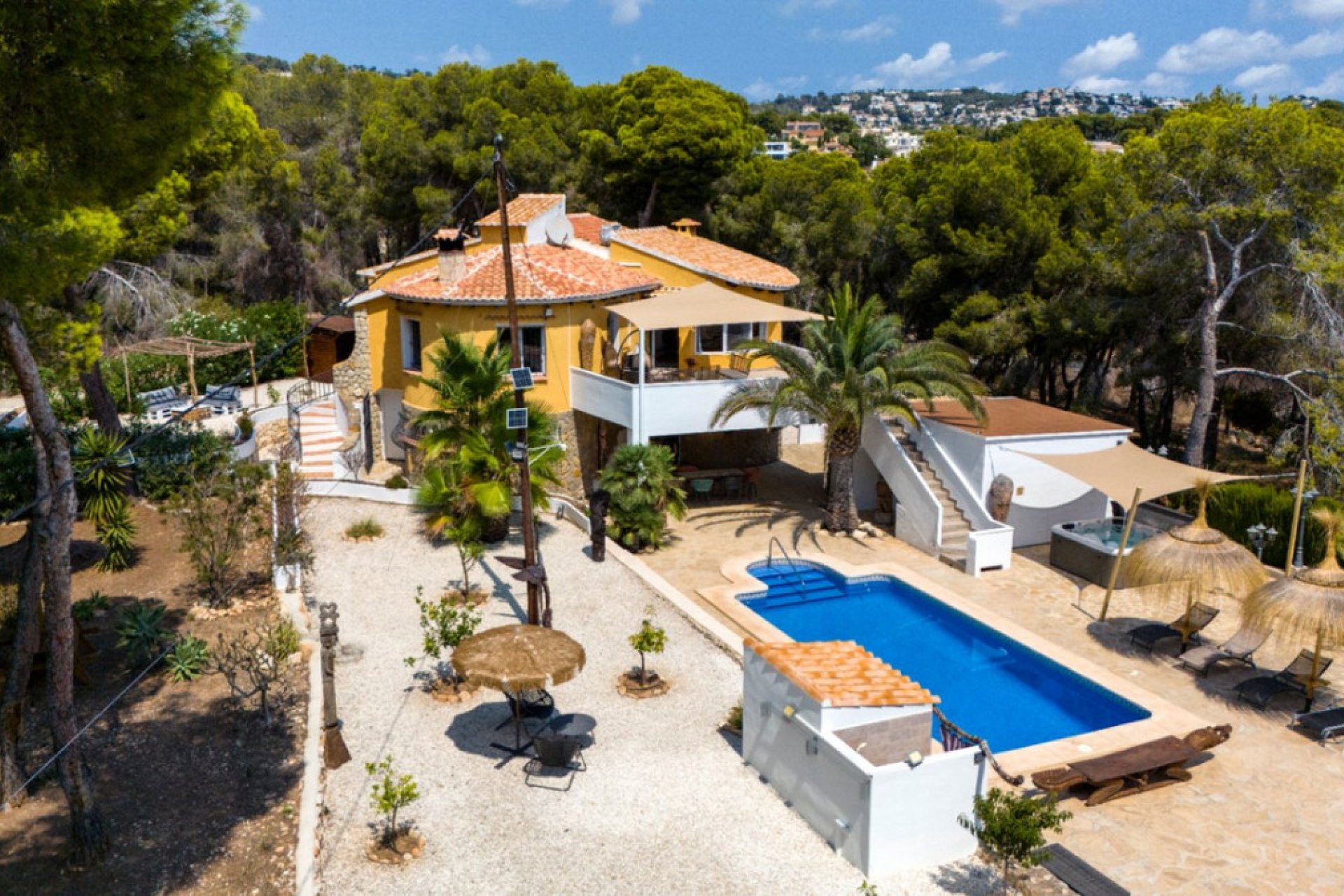 Használt ingatlanok - Villa -
Benissa - La Fustera