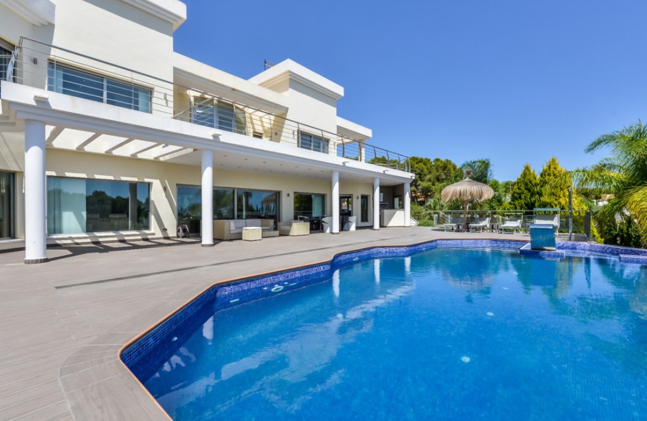 Használt ingatlanok - Villa -
Benissa - La Fustera