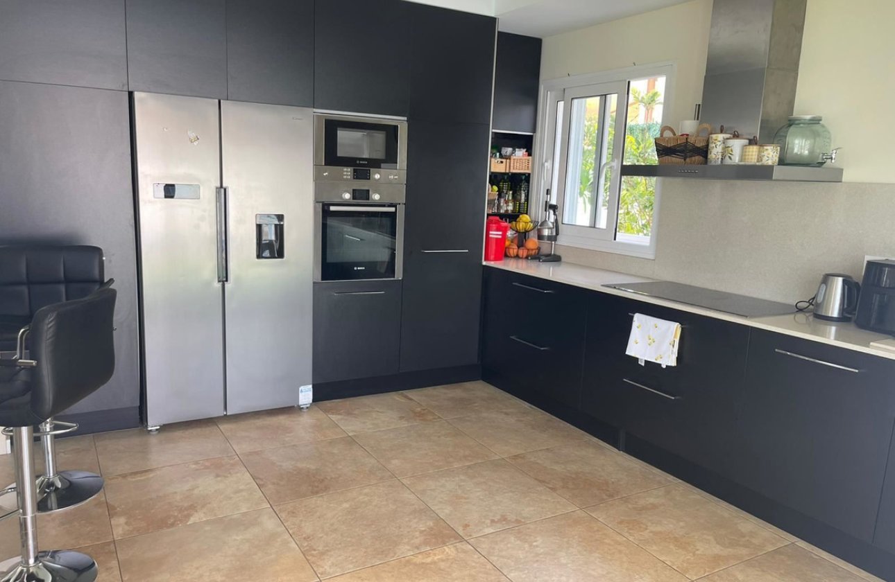 Használt ingatlanok - Villa -
Bigastro