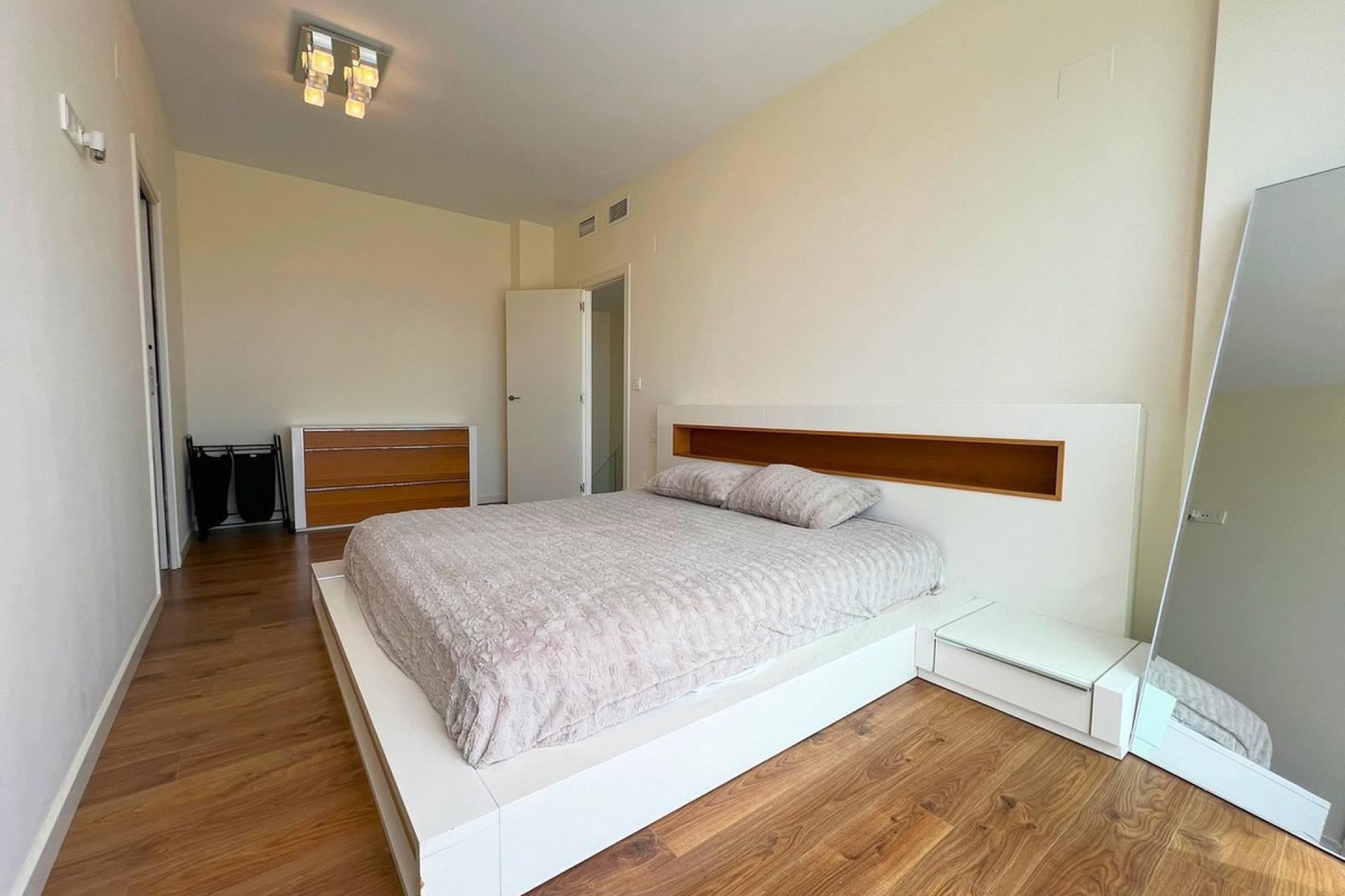 Használt ingatlanok - Villa -
Bigastro