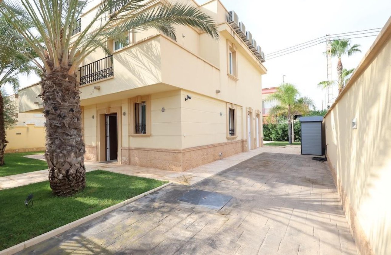 Használt ingatlanok - Villa -
Cabo Roig - Costa blanca