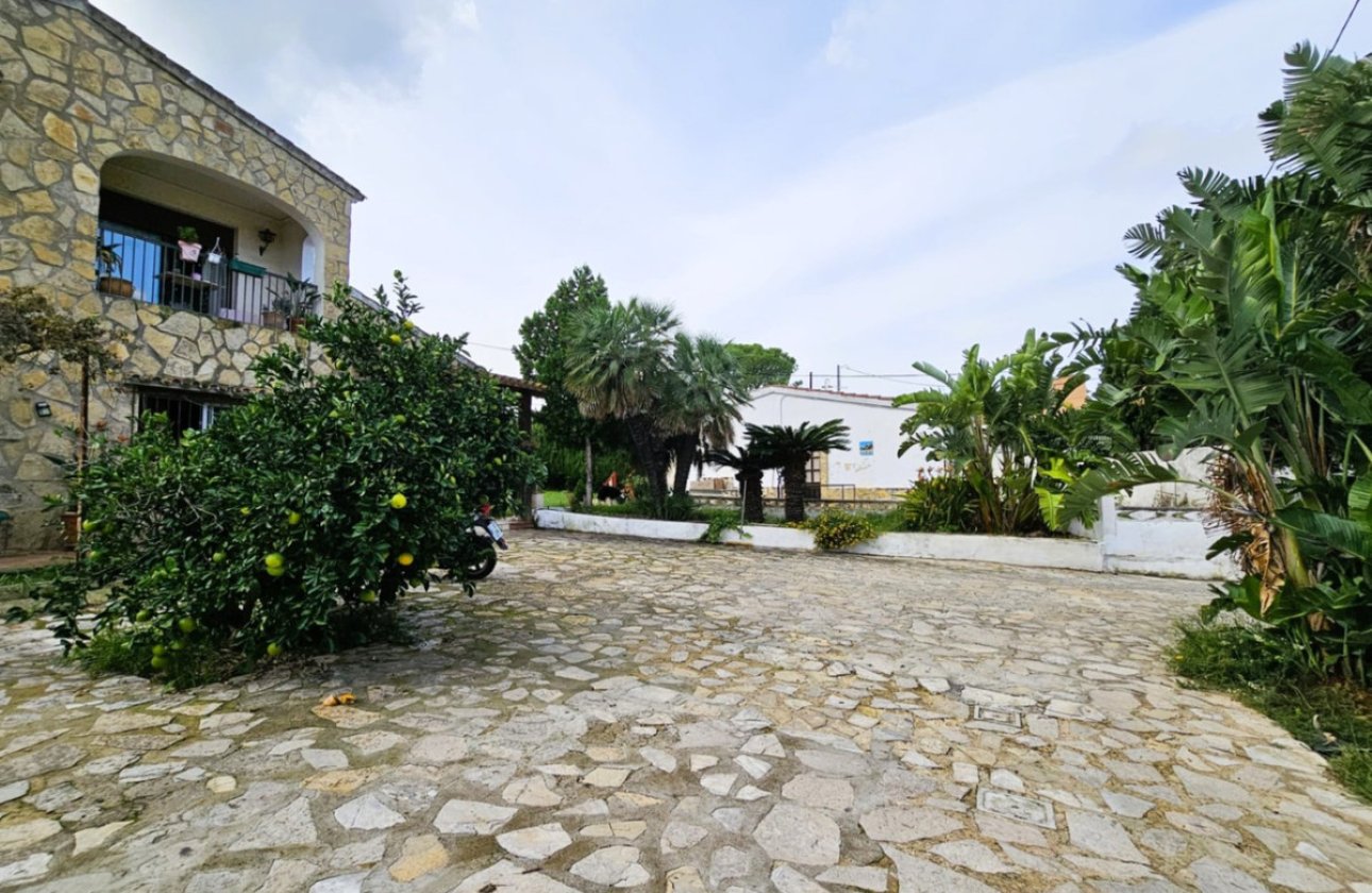 Használt ingatlanok - Villa -
Denia - Denia Centro