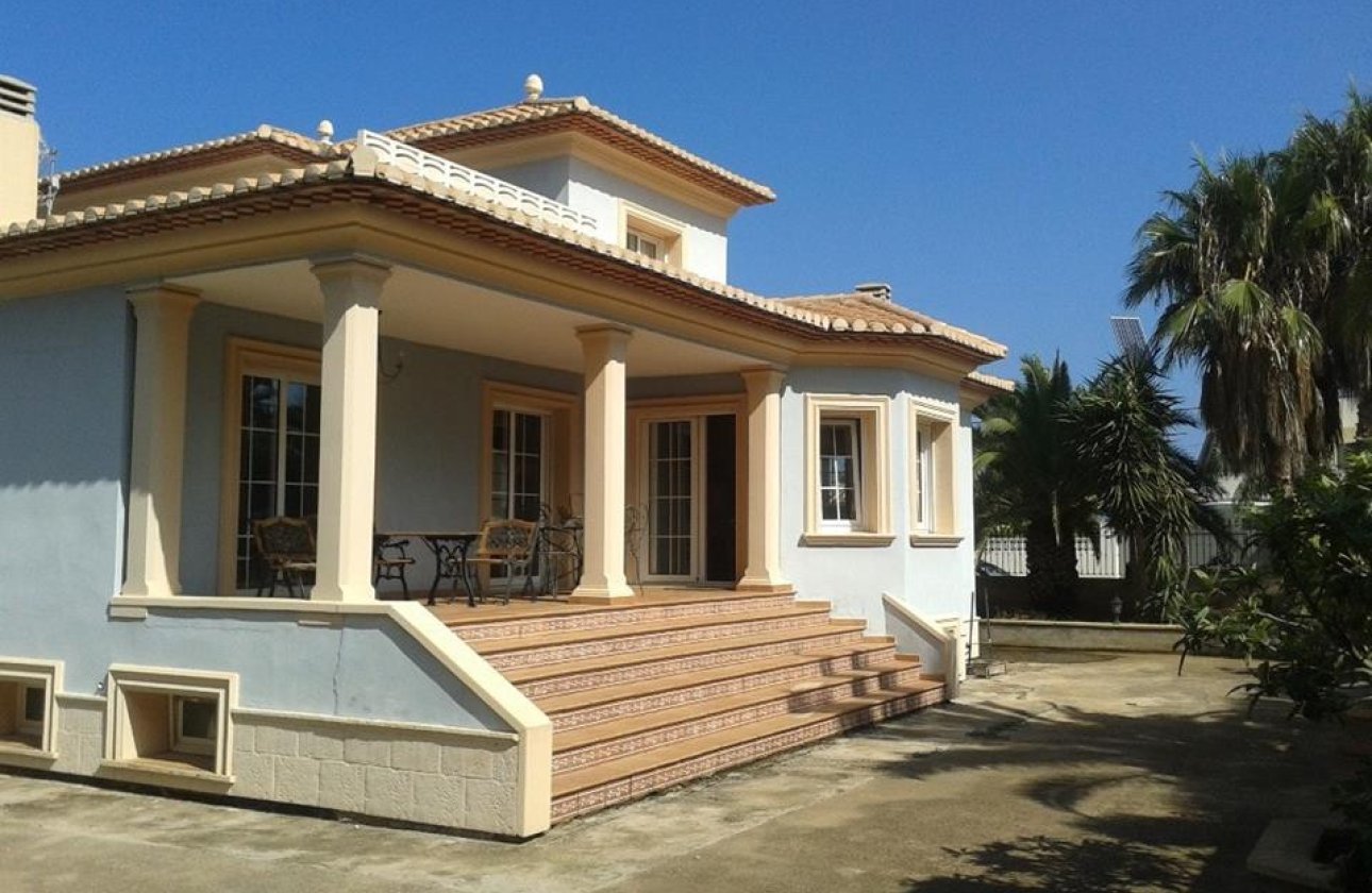 Használt ingatlanok - Villa -
Denia - Denia Centro
