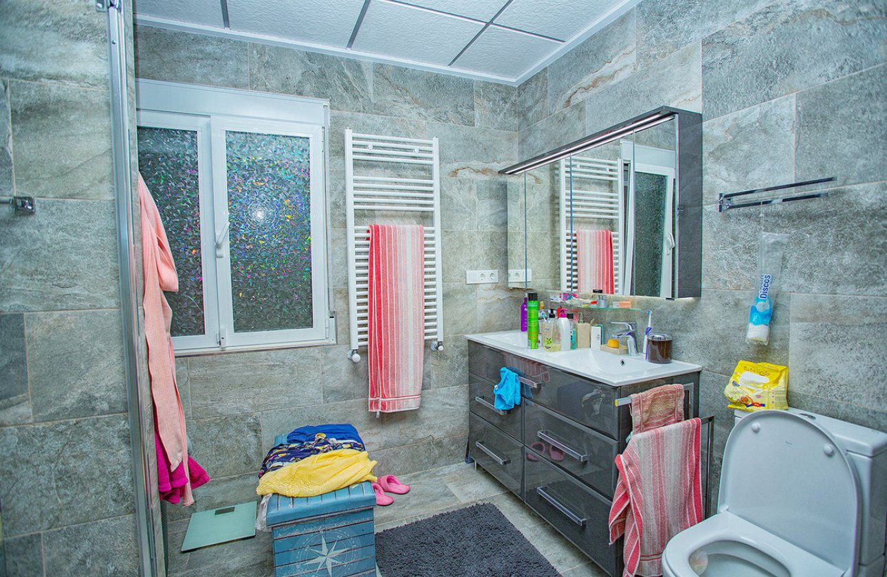 Használt ingatlanok - Villa -
Elche - Elche Centro