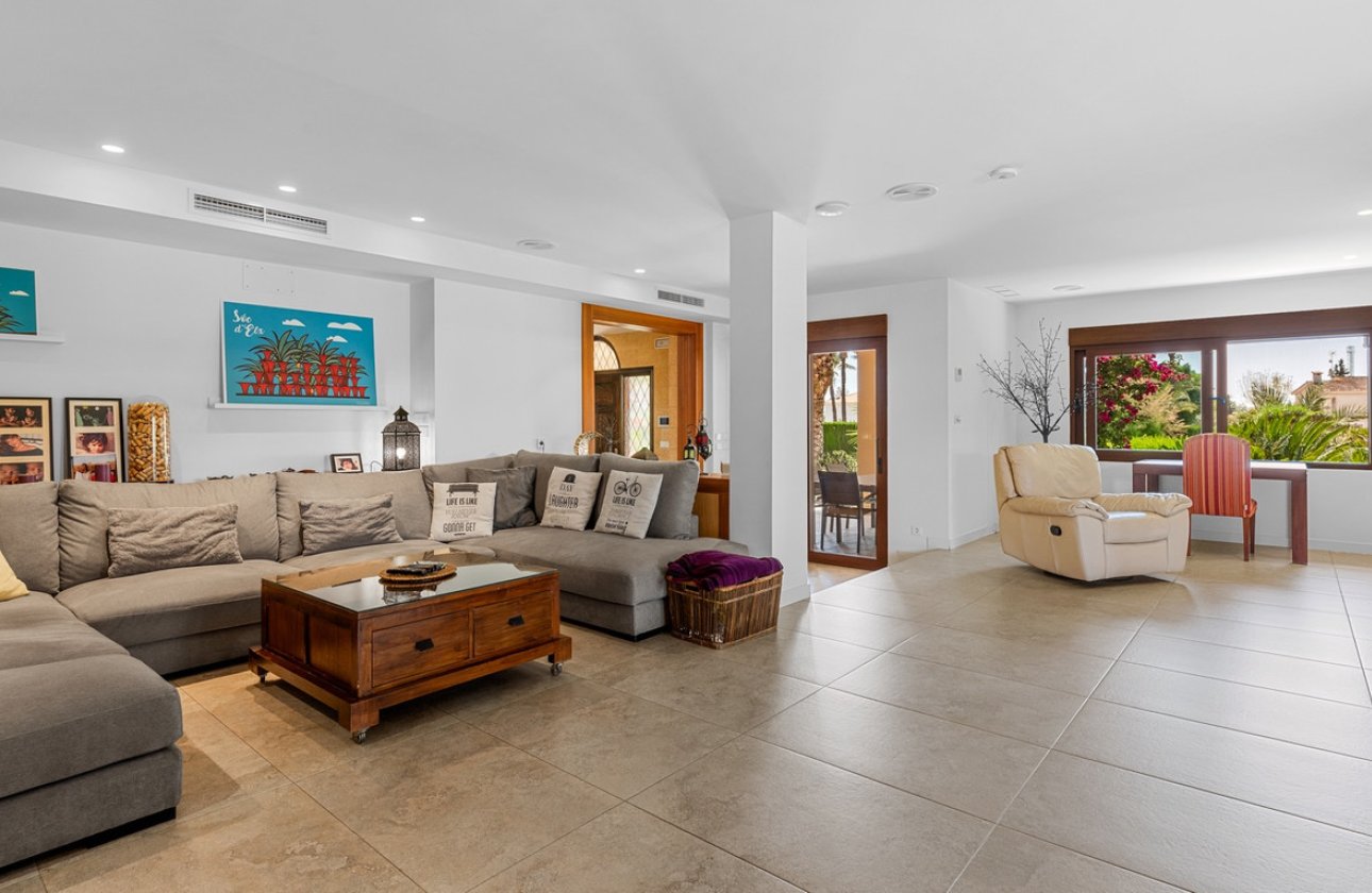 Használt ingatlanok - Villa -
Elche - Elche Centro