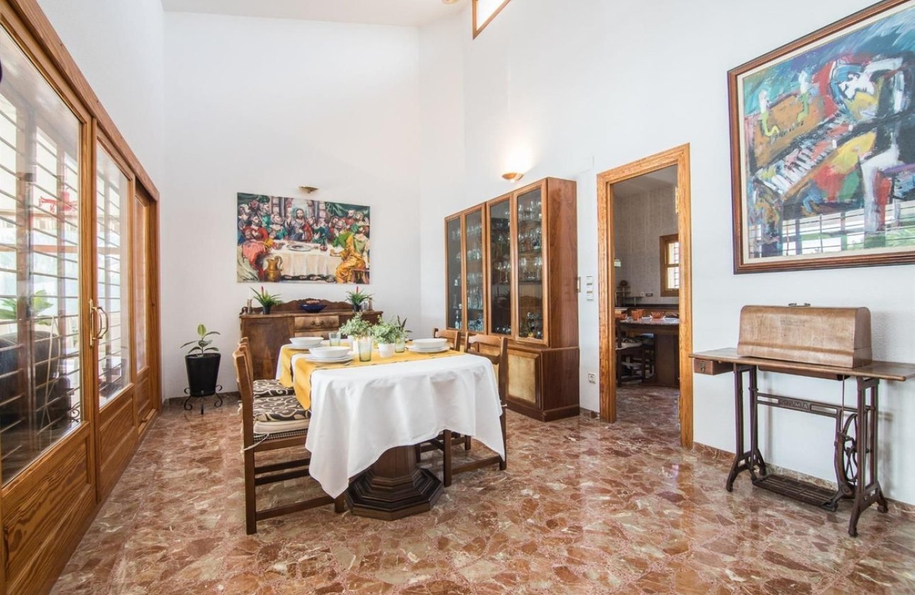 Használt ingatlanok - Villa -
Elche - Elche Centro