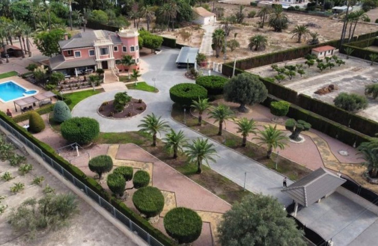 Használt ingatlanok - Villa -
Elche - Elche Centro