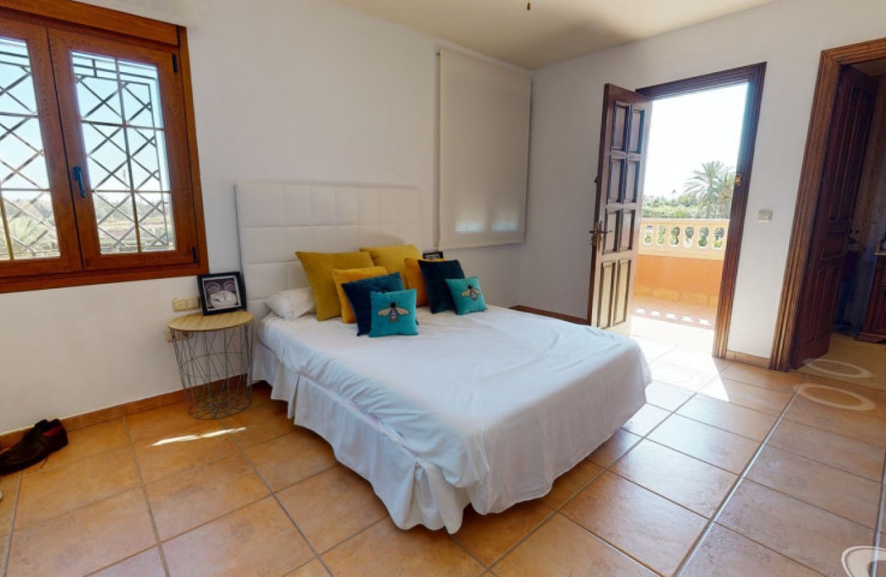 Használt ingatlanok - Villa -
Elche - Elche Centro