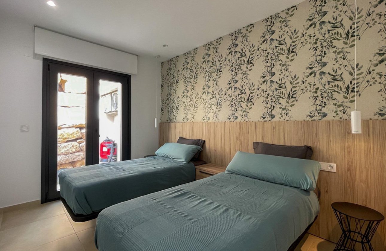 Használt ingatlanok - Villa -
Finestrat