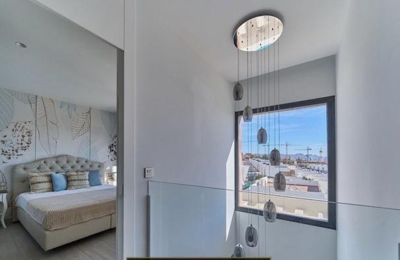 Használt ingatlanok - Villa -
Finestrat