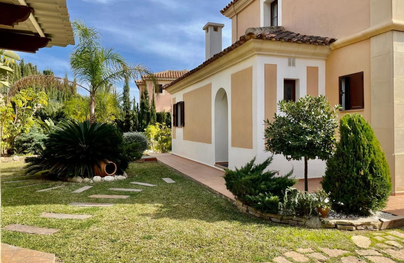 Használt ingatlanok - Villa -
Finestrat