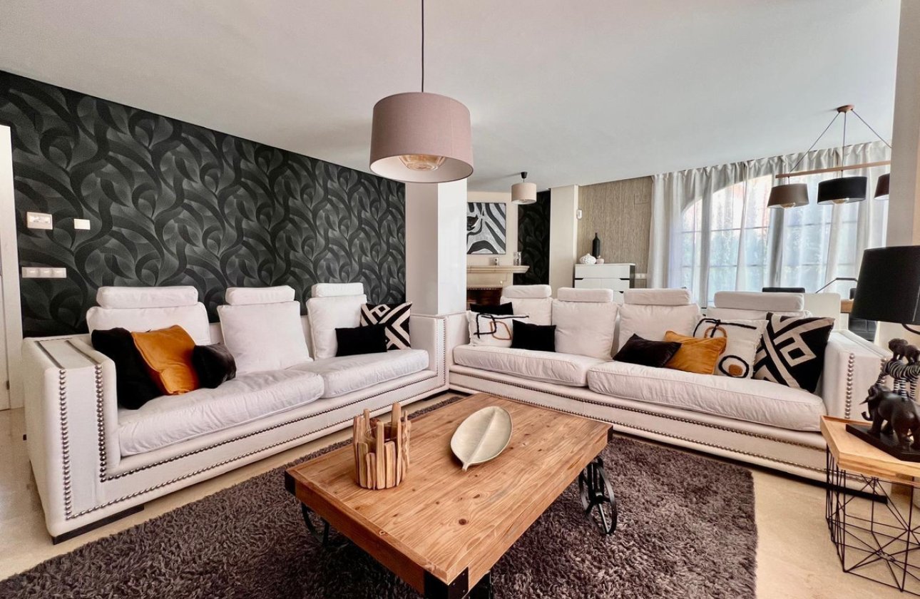 Használt ingatlanok - Villa -
Finestrat