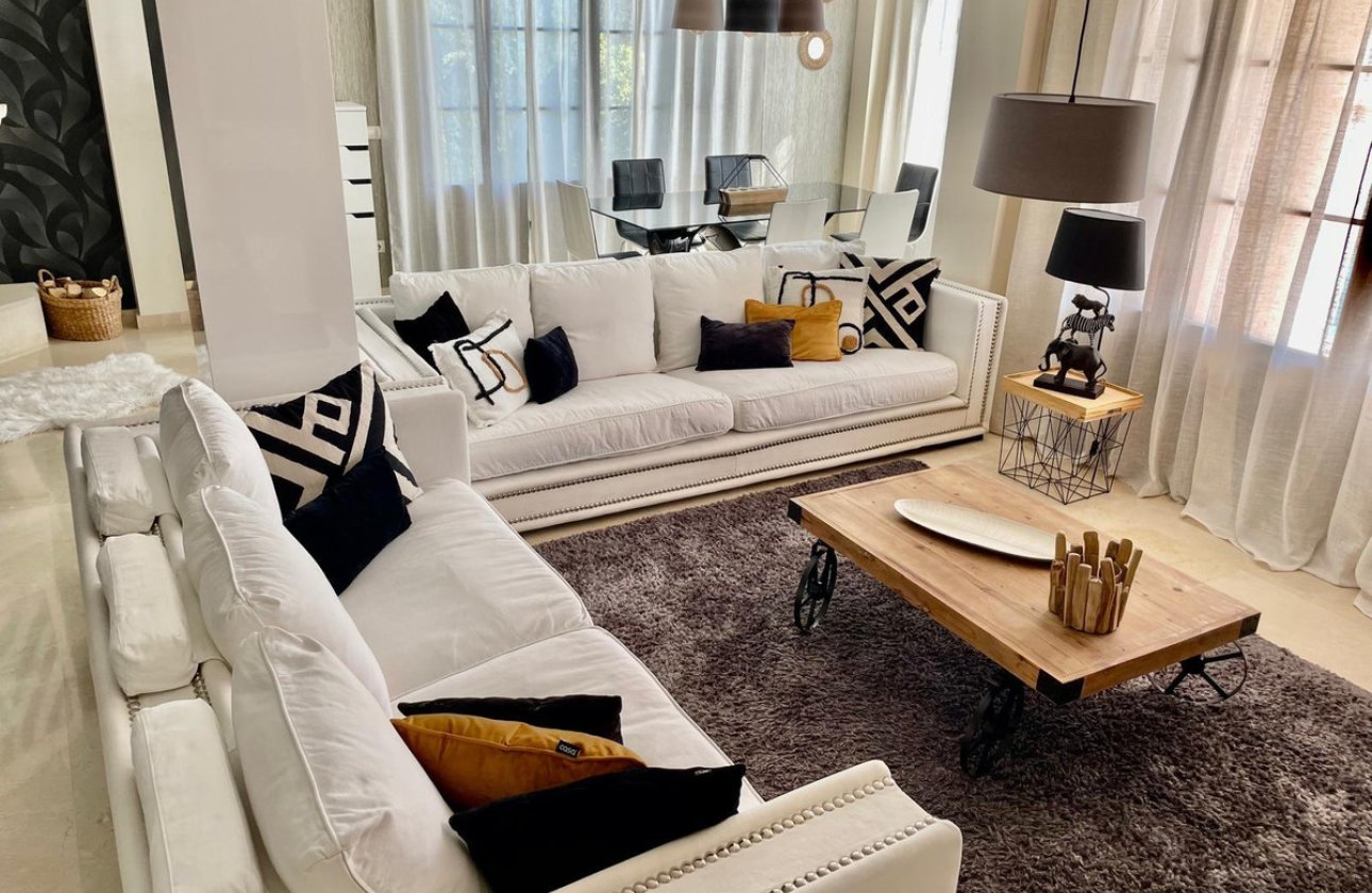 Használt ingatlanok - Villa -
Finestrat