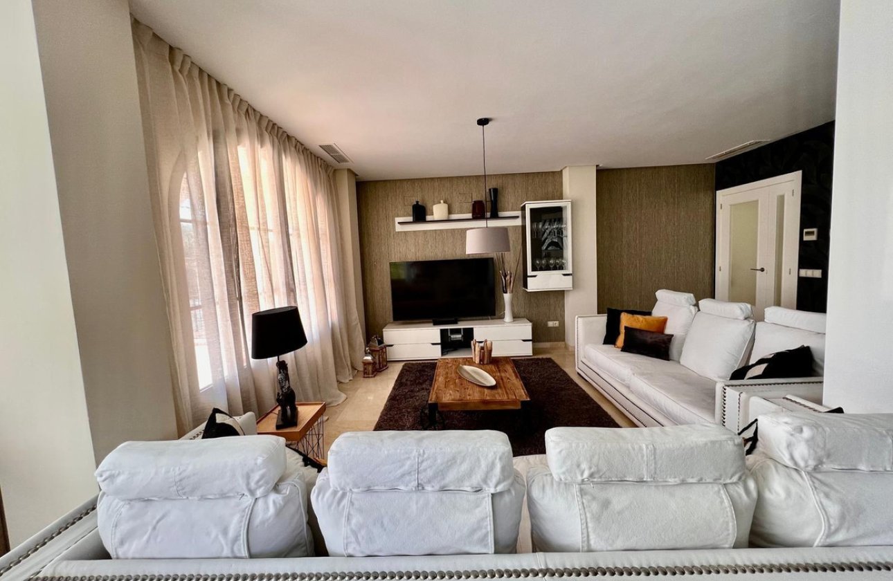 Használt ingatlanok - Villa -
Finestrat