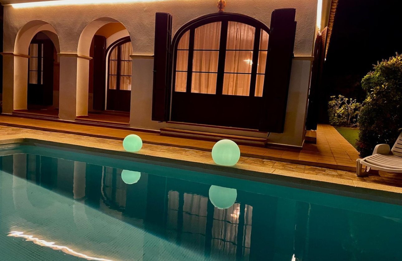 Használt ingatlanok - Villa -
Finestrat