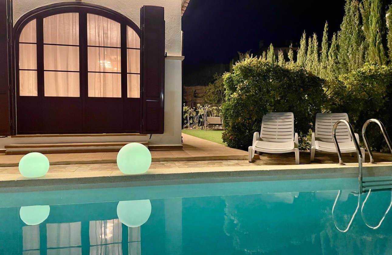 Használt ingatlanok - Villa -
Finestrat