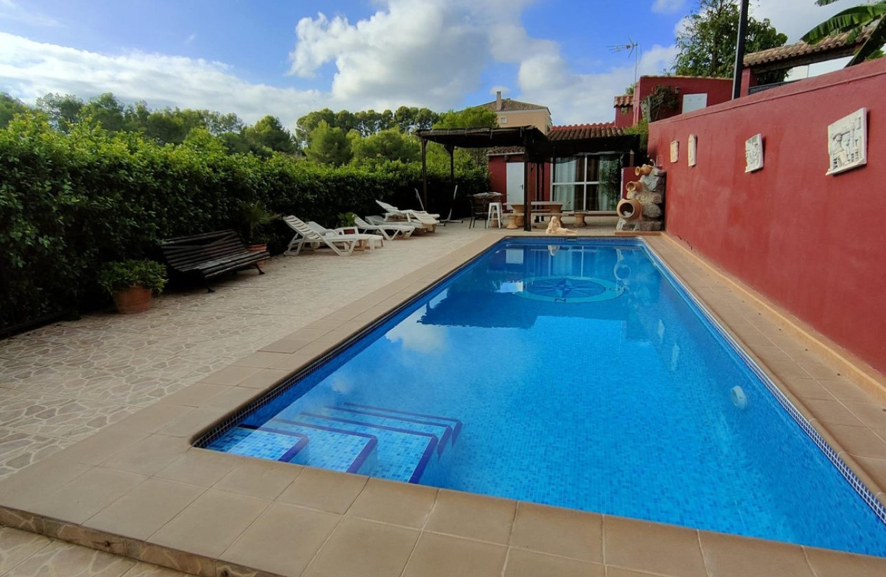 Használt ingatlanok - Villa -
La Nucía - La Nucia Centro