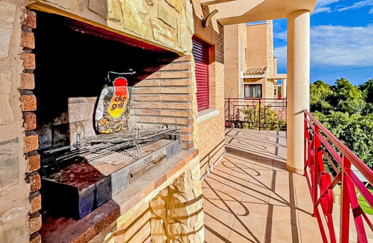 Használt ingatlanok - Villa -
La Nucía - La Nucia Centro